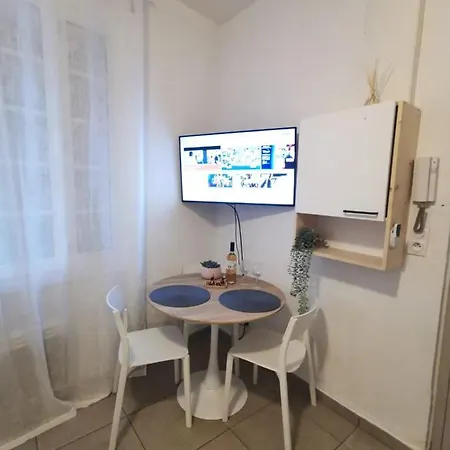 Apartment The Little Mozart Studio *